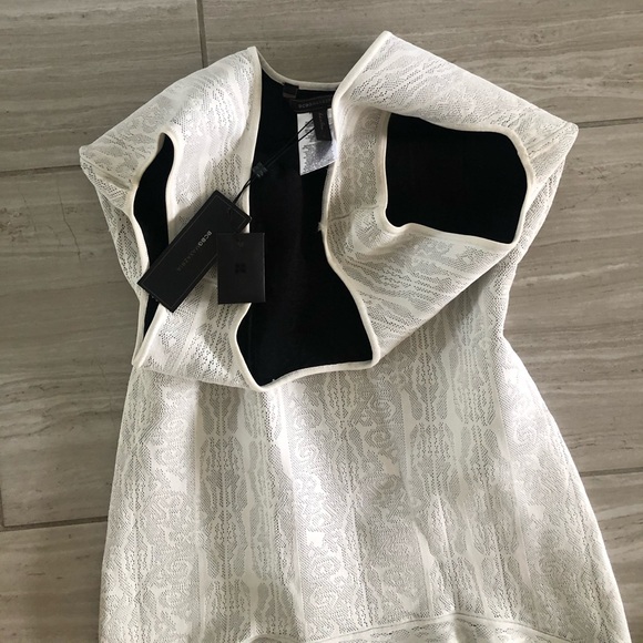 Stunning Fitted Dress - Picture 5 of 8